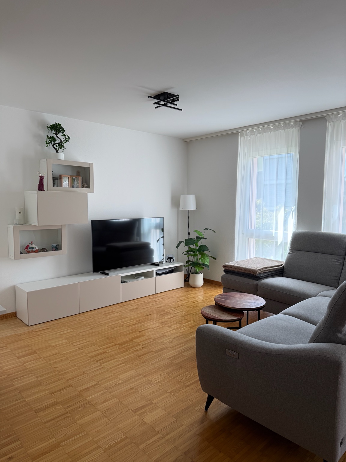 Moderne, grosszügige 3,5-Zimmer-Wohnung mit zwei Balkonen - Bild 1